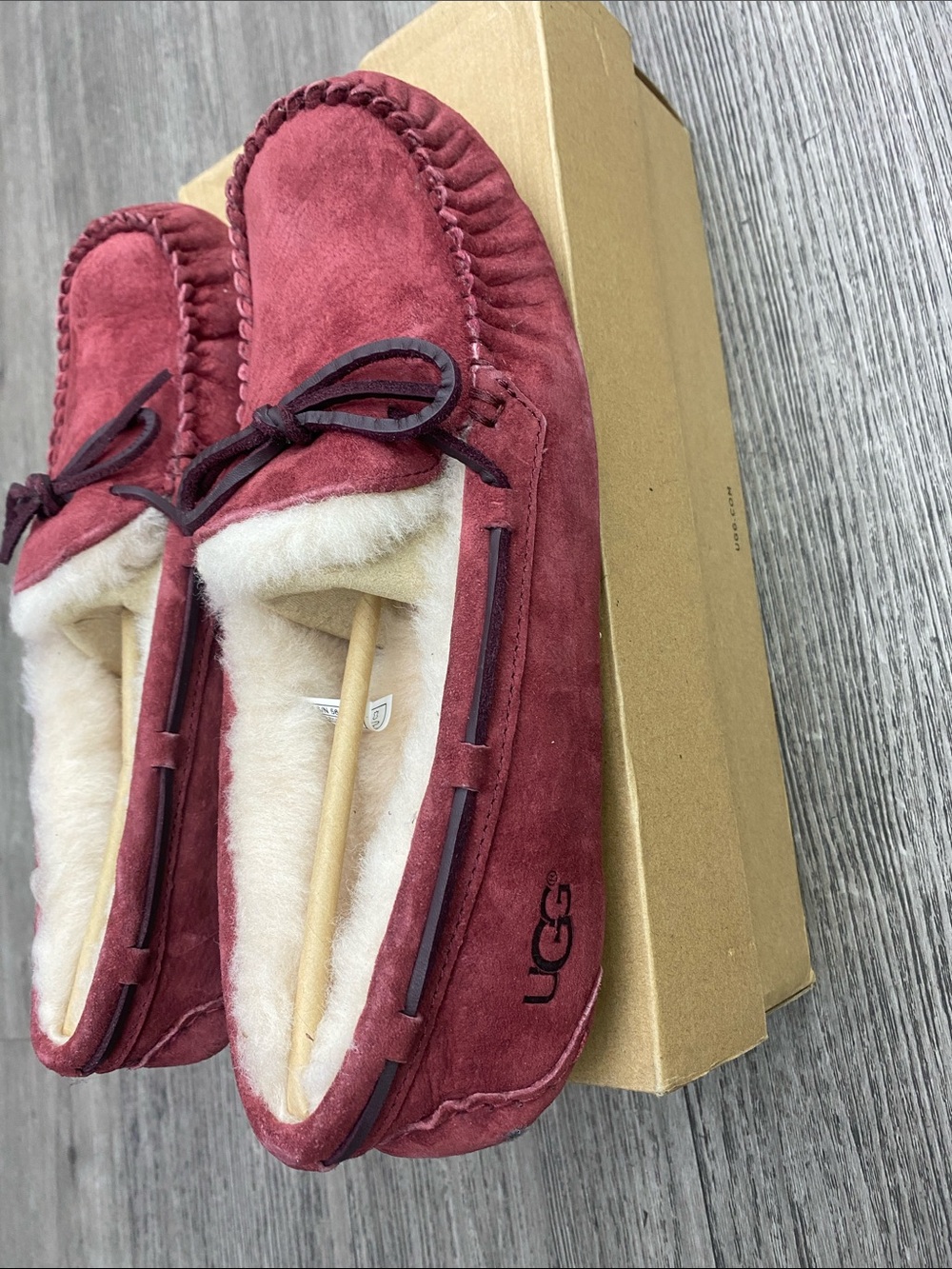 UGG Dakota Slipper Water-Resistant – Size US 11 – Red – New in Box